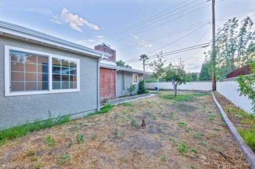27325 Santa Clarita Rd, Santa Clarita CA  91350-1317 exterior