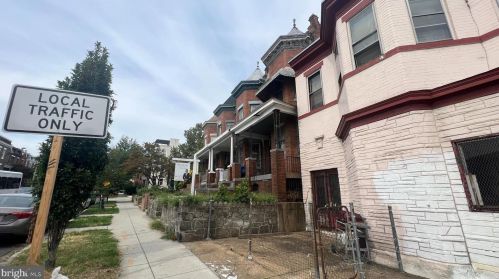 1703 2nd St, Washington, DC 20002-2123