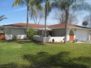 579 Avignon Dr, Melbourne, FL 32935-8703