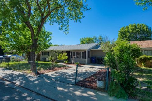 113 Washburn St, Grayson, CA 95363-2424