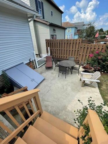 1121 Vine St, South Connellsville, PA 15425-4734