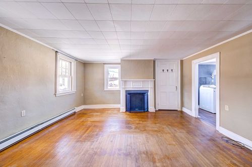 78 Old Glenham Rd, Fishkill NY  12524-3104 exterior