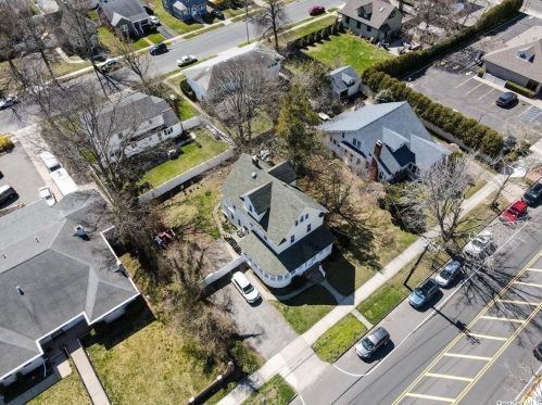 335 Wellwood Ave, North Lindenhurst NY  11757-3341 exterior