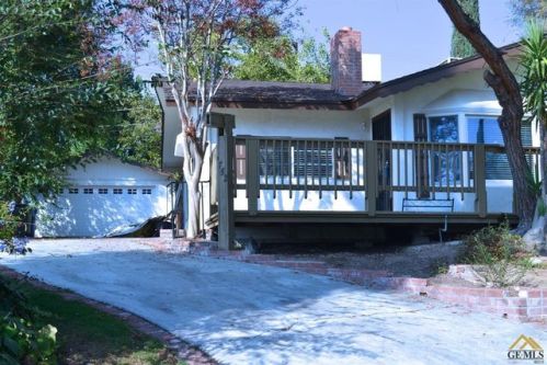 1752 Camino Primavera, Bakersfield, CA 93306-4162