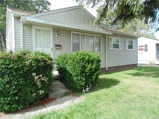 1229 Richland St, Maumee, OH 43537-3237