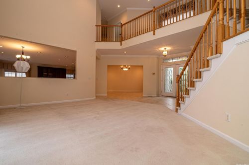 24 Hamlet Dr, Mount Sinai NY  11766-3002 exterior