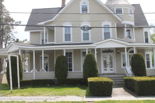 64 Main St, East Freehold, NJ 07728-2255