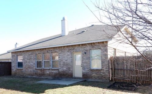 3303 Andalusian Dr, Denton, TX 76210-0238