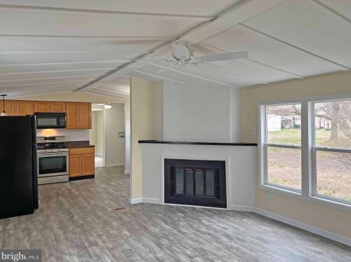 33436 Beach Dr, Lewes, DE 19958-5373