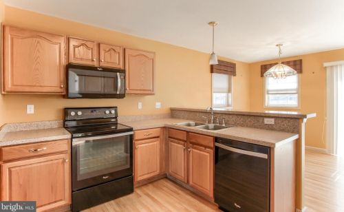 3200 Jonagold Dr, Harrisburg PA 17110-9128 exterior