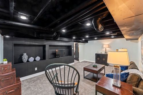 809 Berkshire Ave, Pittsburgh PA  15226-2137 exterior