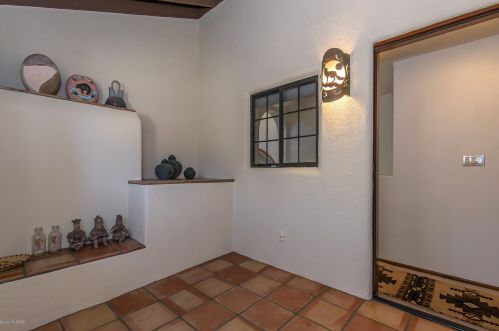 4650 Crestview Cir, Tucson AZ 85745-9207 exterior