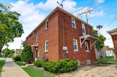 1572 Euclid Ave, Milwaukee, WI 53207-2834