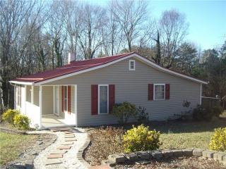 5550 Nc 66 Hwy, King, NC 27021-8330