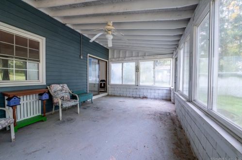 15 Independence Ln, North Haven CT  06473-1517 exterior