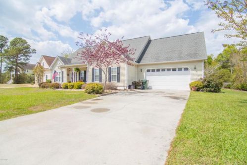 126 Marsh Harbour Dr, Newport, NC 28570-5567