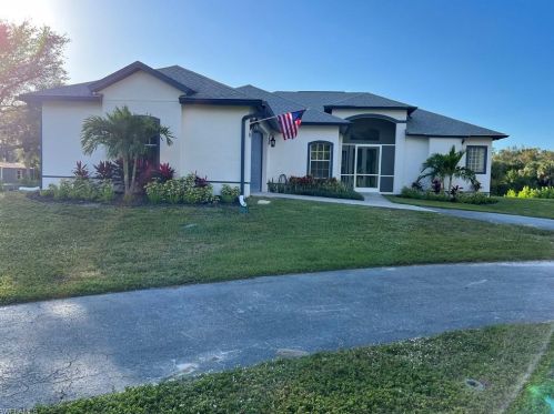 531 21st St, Naples, FL 34120-1809