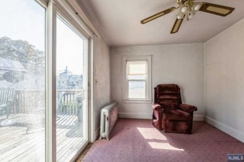 886 Broadway, Bayonne NJ  07002-3033 exterior