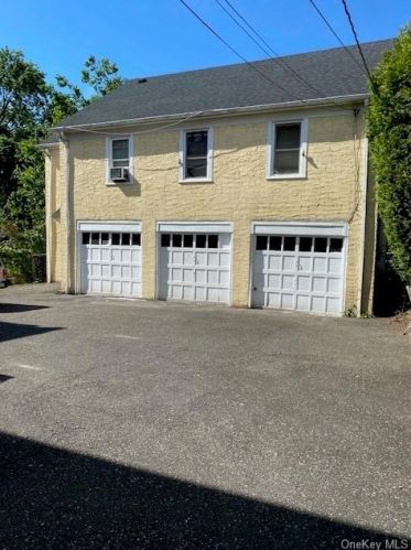 54 Leonard St, Rye Brook, NY 10573-5118