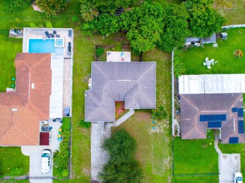 5513 26th Ave, Naples, FL 34116-7505