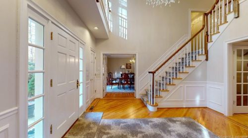 6 Townsend Rd, Farmington CT  06032-1569 exterior