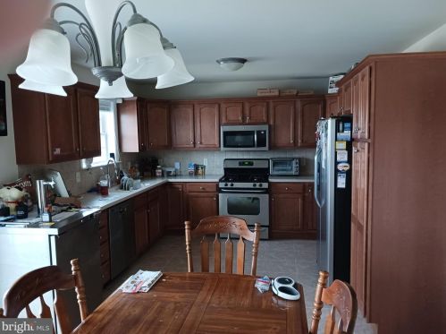 30 Centre Ct, Red Lion PA  17356-8949 exterior