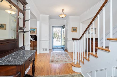 401 Fowler Ave, New Rochelle, NY 10803-2519