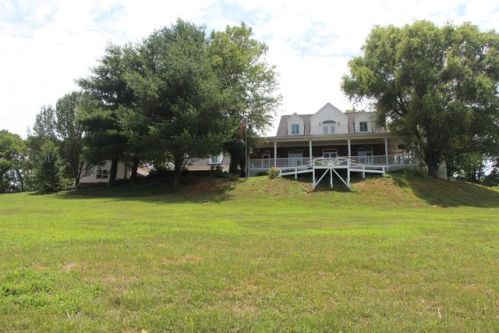 201 Ward Ln, Hendersonville, TN 37075-8407