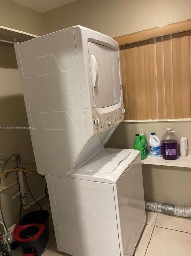 6265 111th Ter, Hialeah FL  33012-2354 exterior