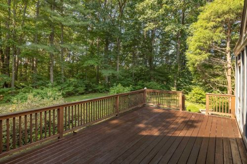 55 Peninsula Dr, Stratham NH  03885-2338 exterior