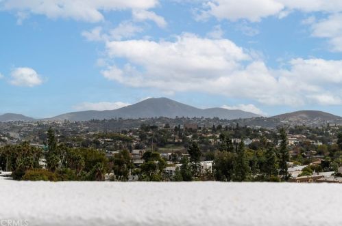 4393 Date Ave, La Mesa CA  91941-6412 exterior