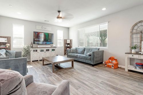 473 Aldrich Ave, Livingston CA  95334-9130 exterior