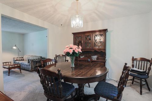 1295 White Oak Rd, Amelia OH  45102-2520 exterior