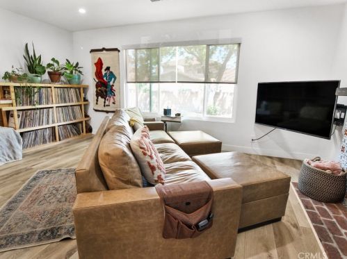 6907 Leilani Ln, Cypress CA  90630-5719 exterior