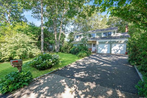 58 Liso Dr, Mount Sinai NY  11766-1917 exterior