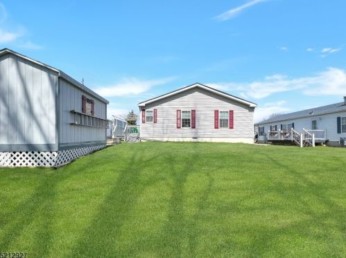 11 Morningside Dr, Belvidere NJ  07823-2910 exterior