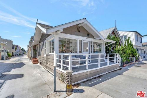 307 Fernando St, Newport Beach CA  92661-1236 exterior