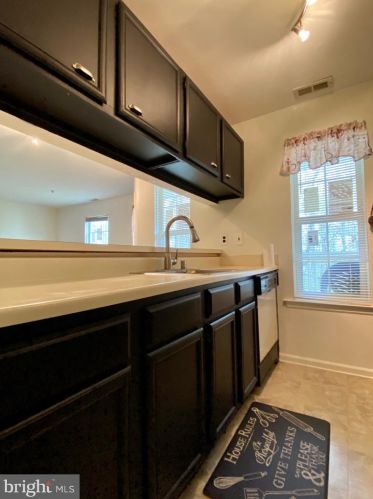 224 Stone Hurst Ct, New Castle DE  19720-3947 exterior