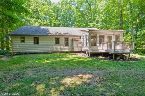 1404 Bartz Rd, Valpo IN  46383-6951 exterior