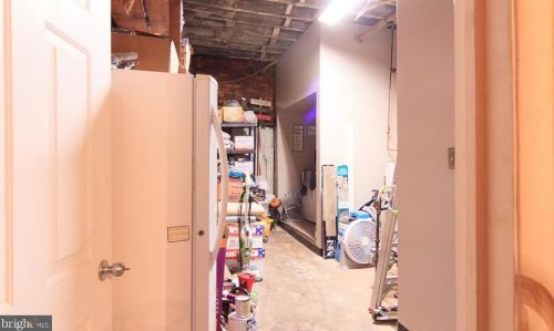 2927 Derry St, Harrisburg PA 17111-1644 exterior