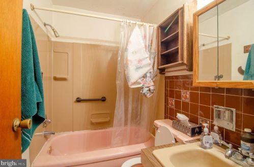 5 April Ln, Wilmington DE  19810-4122 exterior