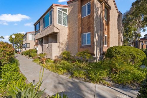 17166 Bluewater Ln, Huntington Beach, CA 92649-2900