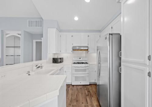 23 Outlook Cir, Pacifica CA  94044-2146 exterior