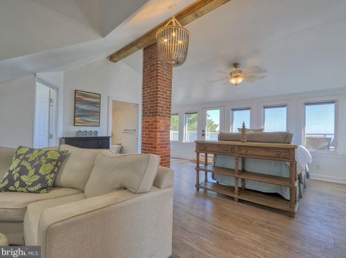 425 Bay Ave, Slaughter Beach DE  19963-4913 exterior