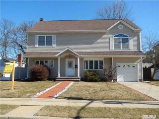 20 Cedar Dr, Hicksville, NY 11803-2010