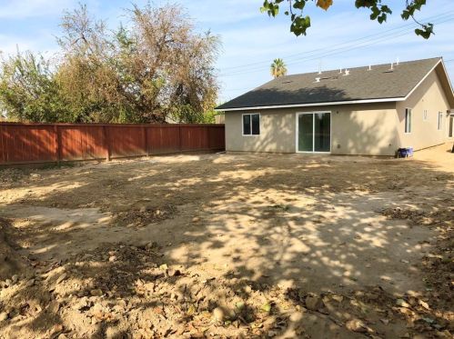 919 Southgate Dr, Bakersfield CA  93304-5150 exterior