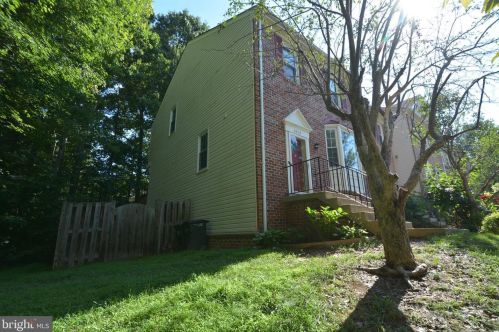 8858 Winding Hollow Way, Springfield, VA 22152-1449