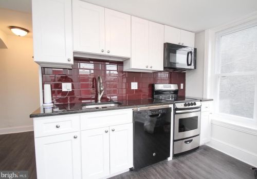 2452 Cedar St, Philadelphia PA  19125-3019 exterior