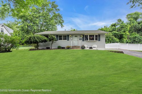 10 Trinity Pl, Jackson Twp NJ  08527-1822 exterior