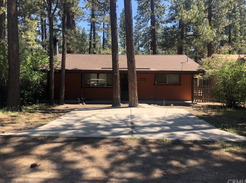 1008 Robinhood Blvd, Big Bear City, CA 92314-9657